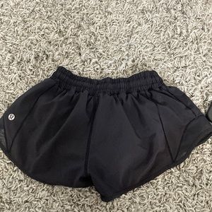 lululemon black hotty hot shorts